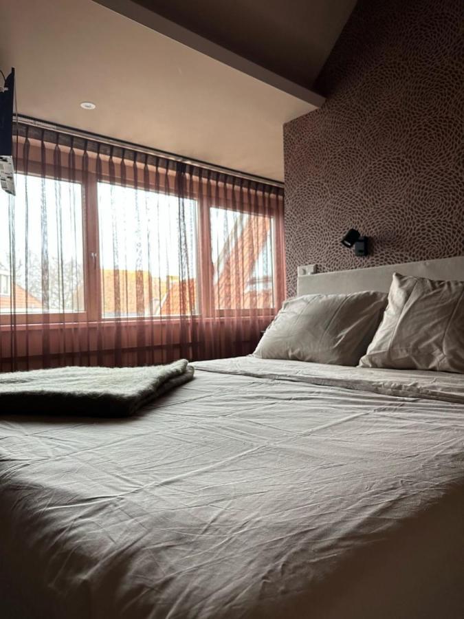 Bed Bij Bistro Lägenhet Medemblik Exteriör bild